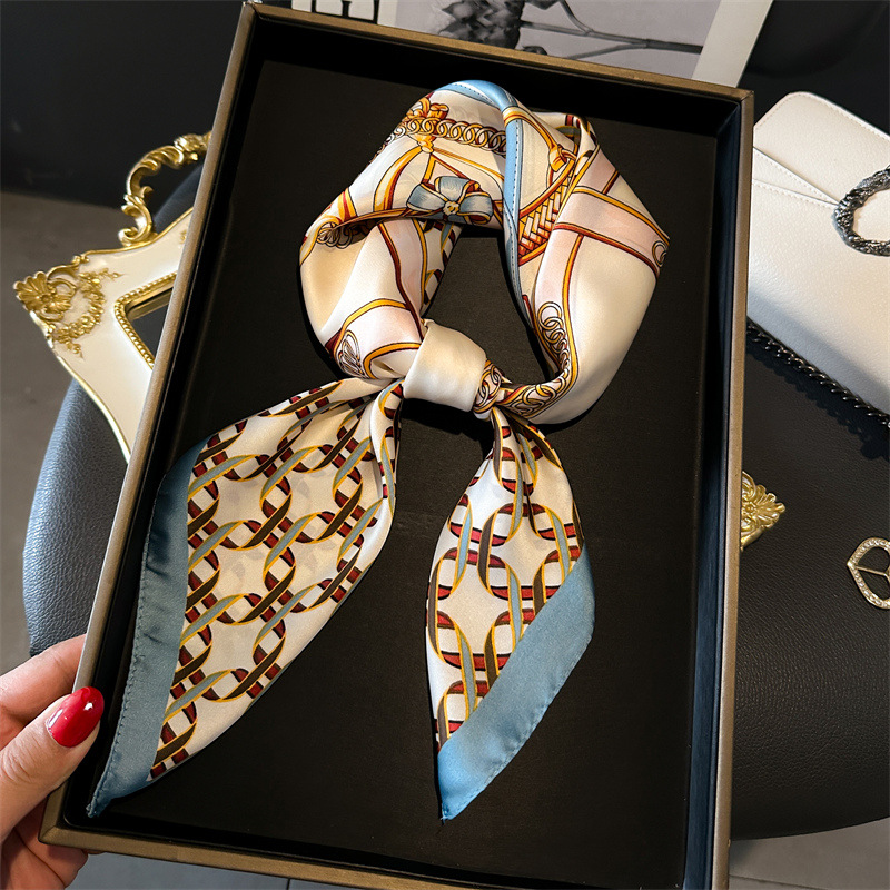 Scarf Silk Square - Luxe vrouwelijke vierkante sjaal kettingprint bandana
