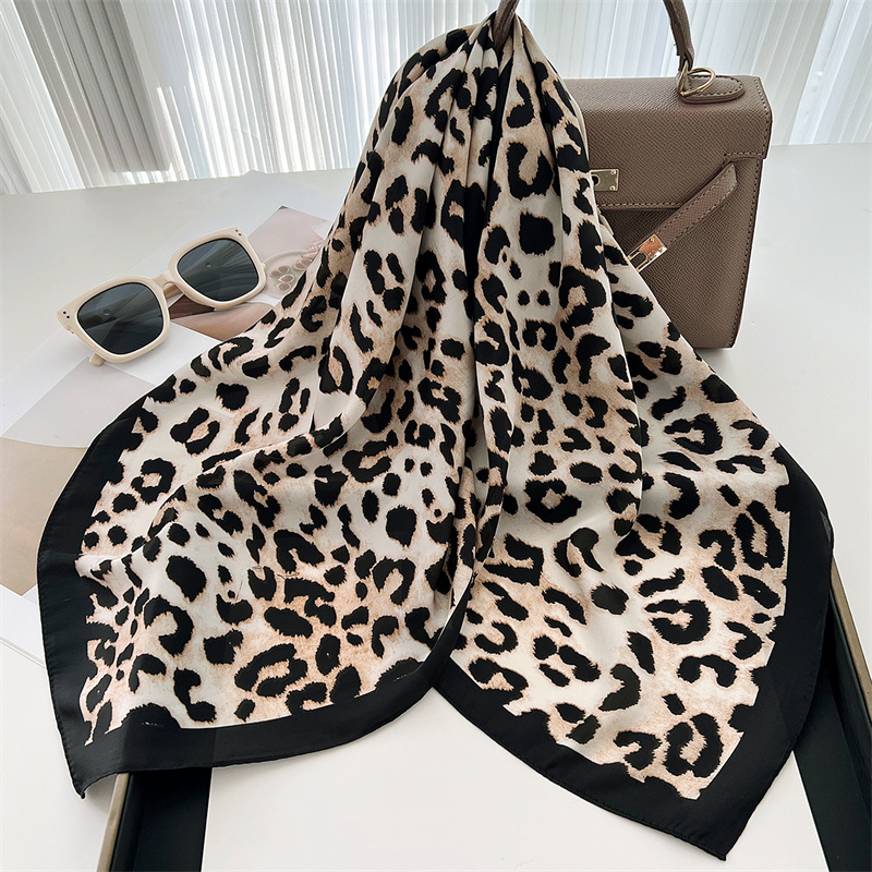 70Cm Vierkante Luxe Luipaard P - Scarf Silk Square recensie en prijs
