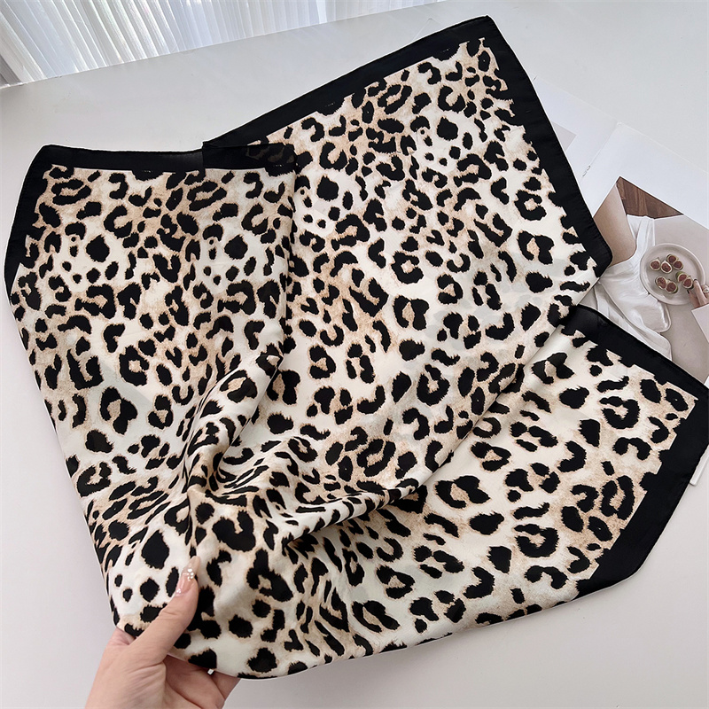 70Cm Vierkante Luxe Luipaard P - Scarf Silk Square recensie en prijs